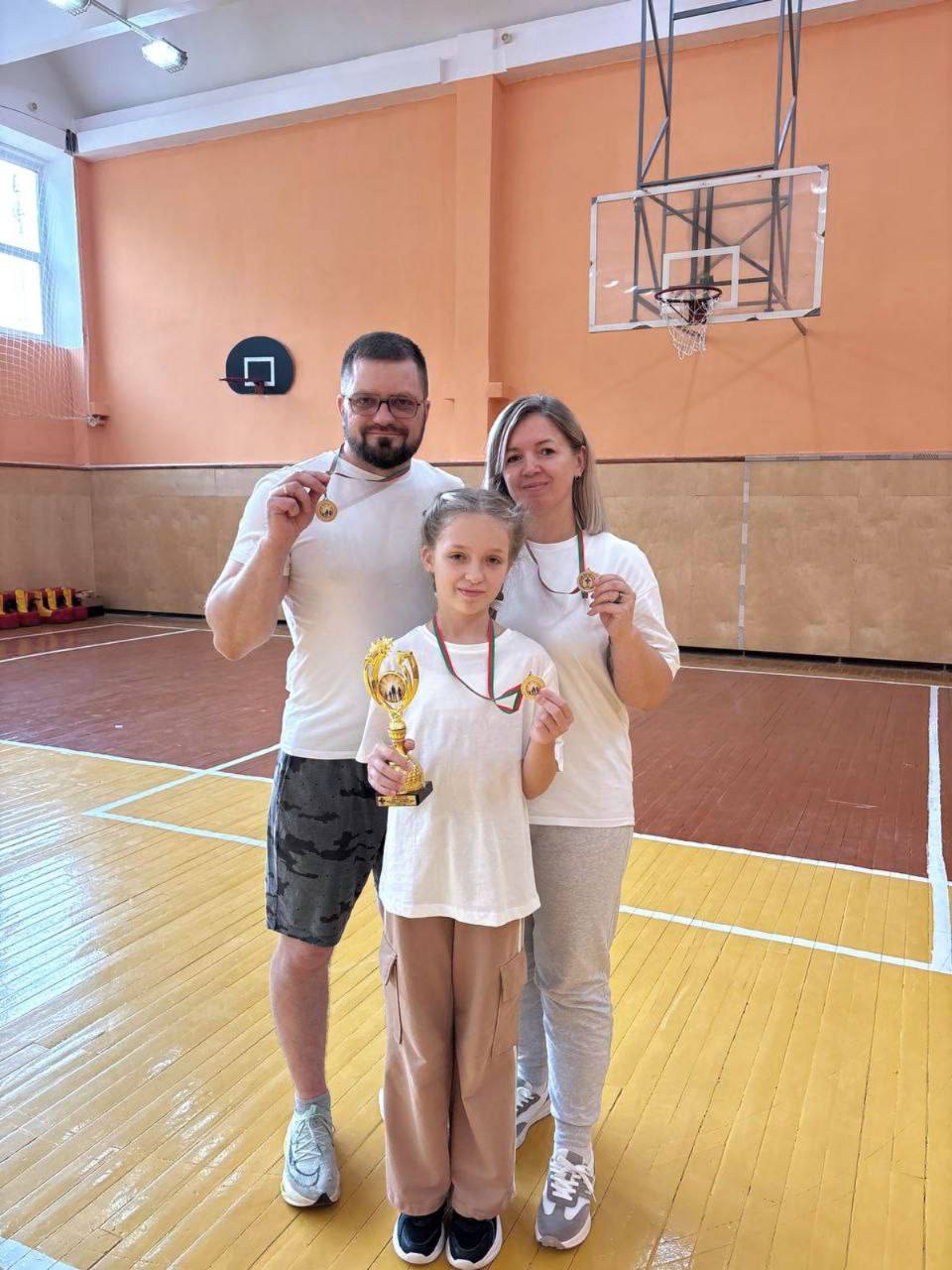 photo 5449578544276569877 y