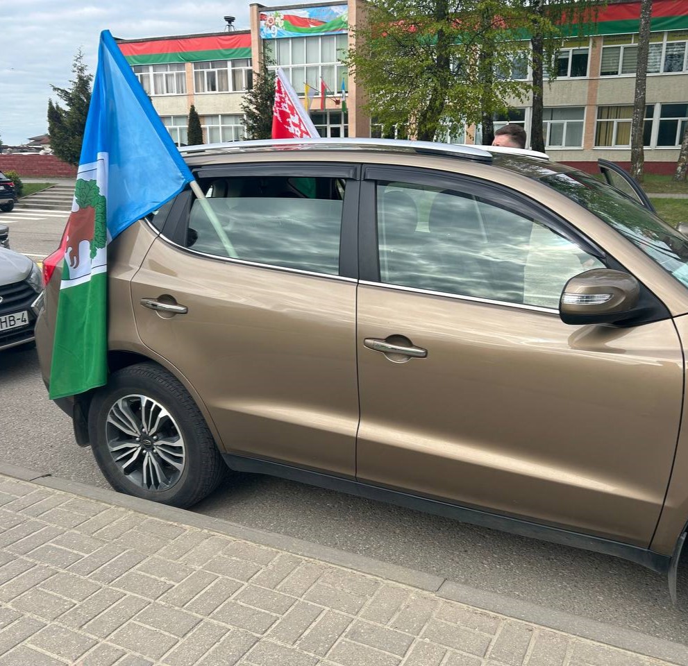 «Островецкая центральная районная клиническая больница» 8 мая приняла участие в районном автопробеге, посвященному 80-летию Победы в Великой Отечественной войне